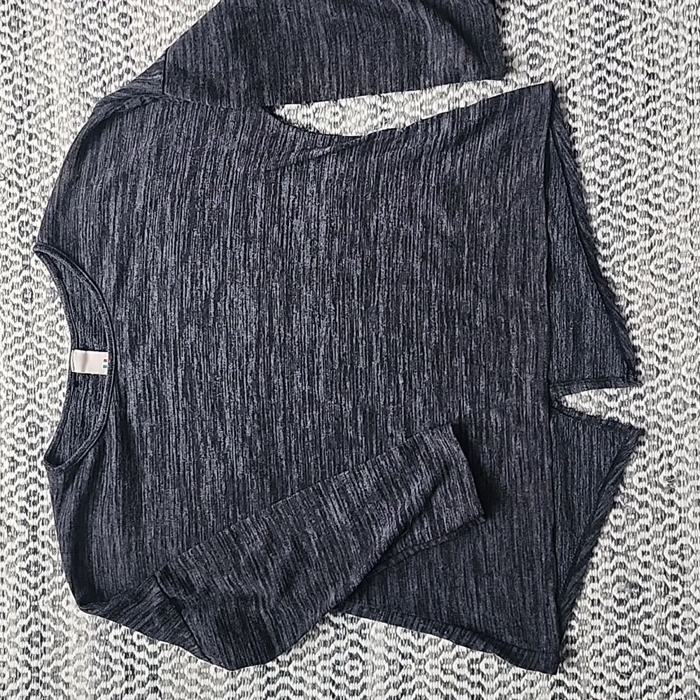 Long sleeve t-shirt from Italiy, size L